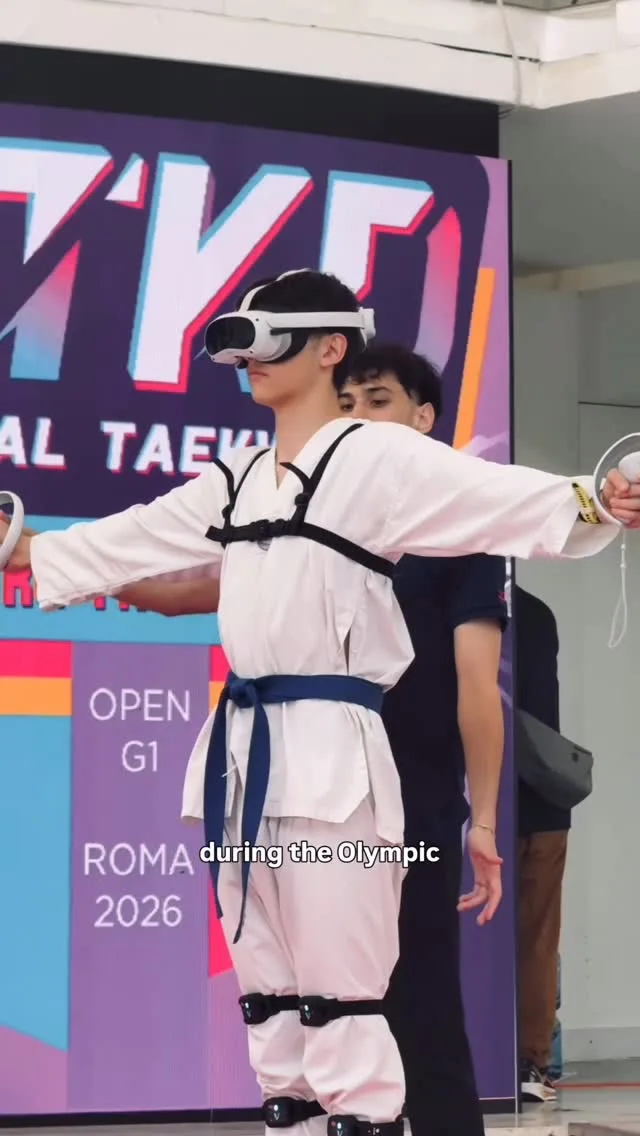 Utøver med bevegelsessensorer under G1 Virtual Taekwondo Open i Roma